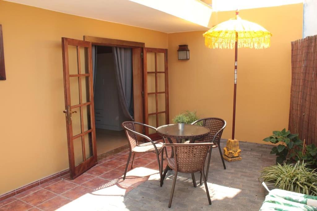 Villa Casa Con Piscina En El Centro à Los Llanos De Aridane Extérieur photo